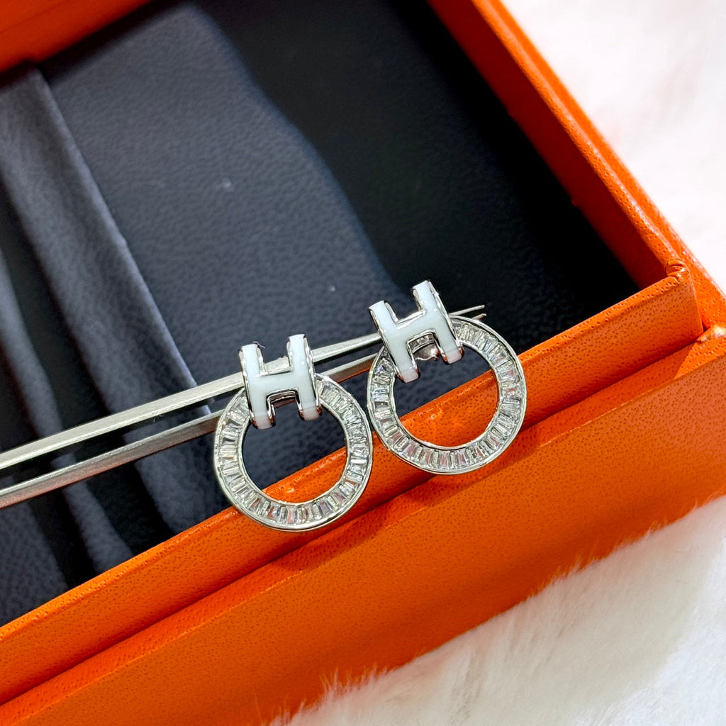 18K Clic Hermès Diamond Earrings