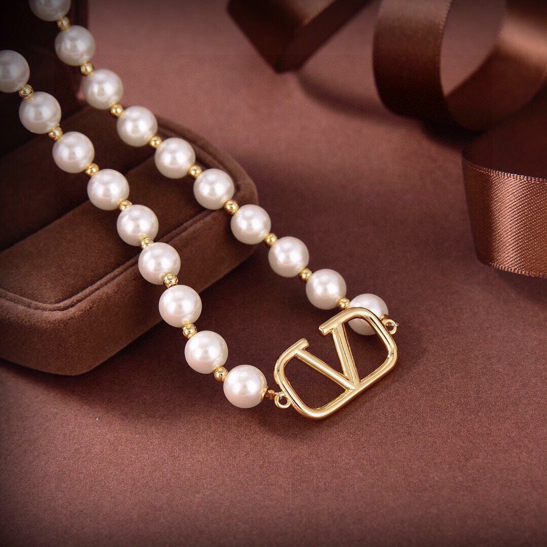 18K Valentino VLogo Pearls Choker Necklace